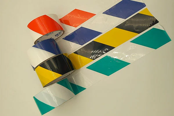 Uyarı Bandı: Kamu ve İşçi Güvenliği için Hayati Bir Görsel Koruma